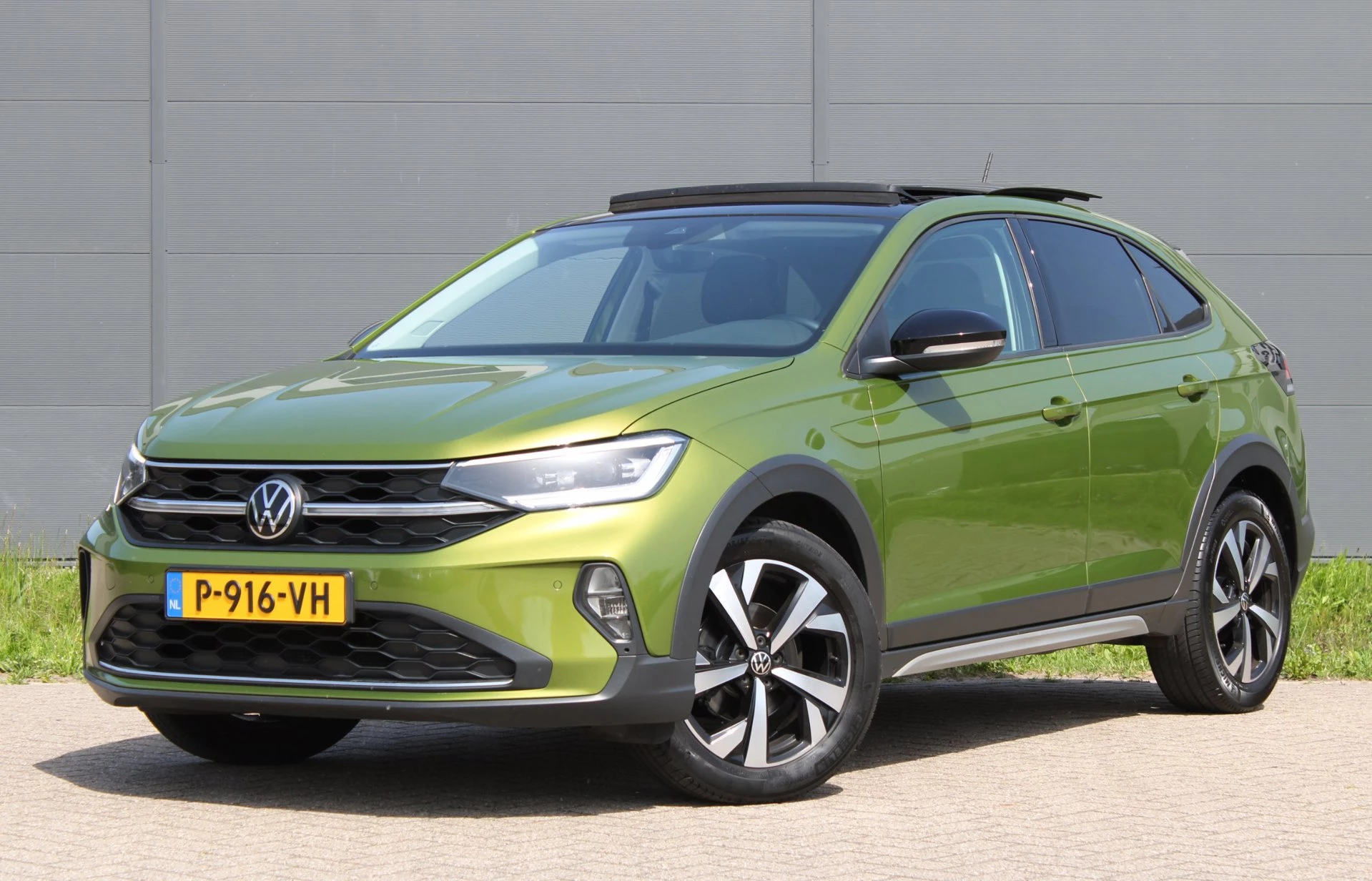 Volkswagen Taigo 2022 - 1.0 TSI Style Automaat Panodak Carplay Keyless Stoelverwarming VisualGreen afbeelding 2