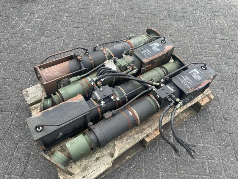 HIAB - SET HYDRAULISCHE STEUNPOTEN HEAVY DUTY (MILITAIRE UITVOERING) afbeelding 1