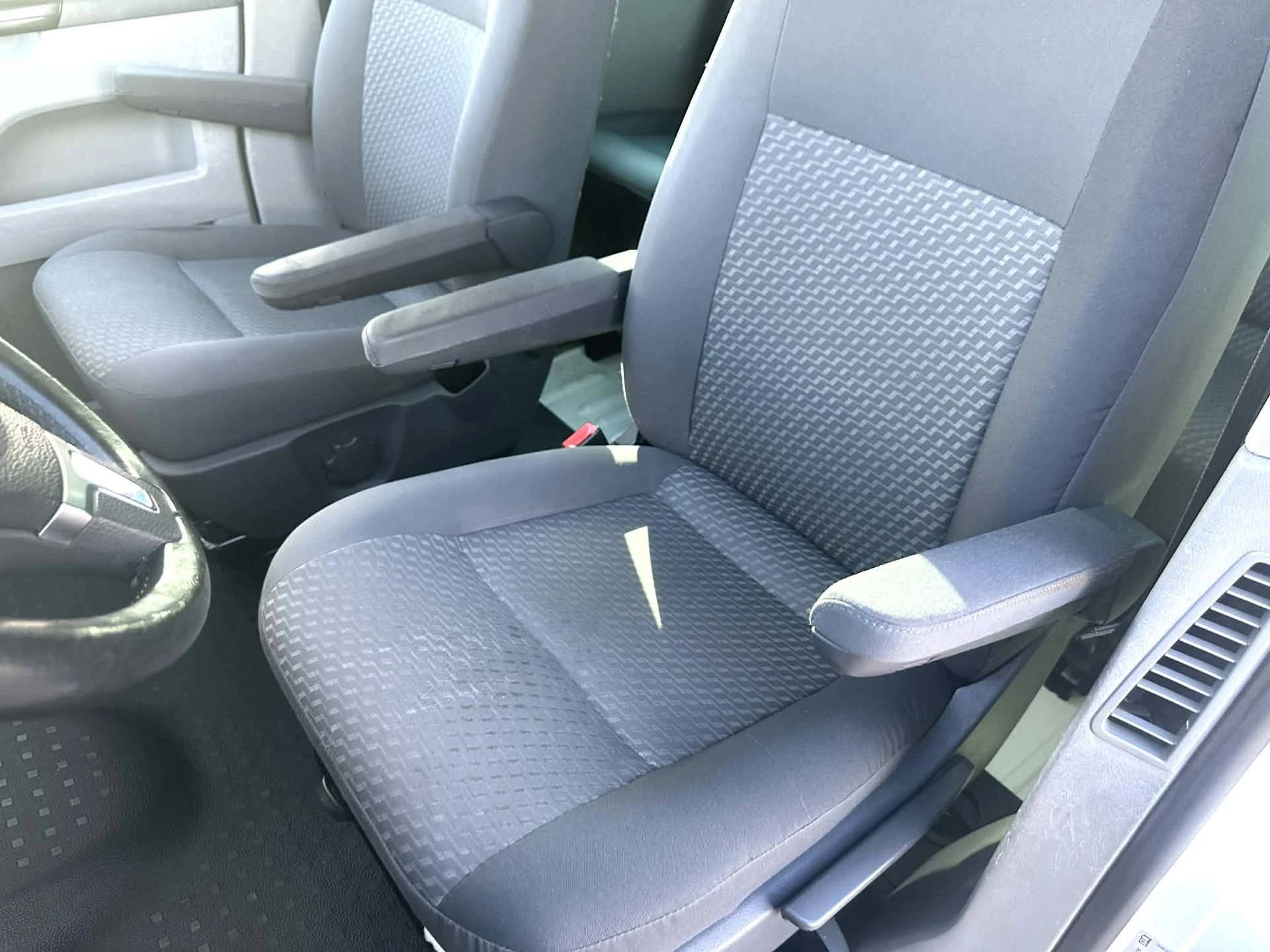 Volkswagen Transporter 2013 - Kombi 2.0 TDI L2H1 BlueMotion 3 + 3 + 3 Marge afbeelding 19