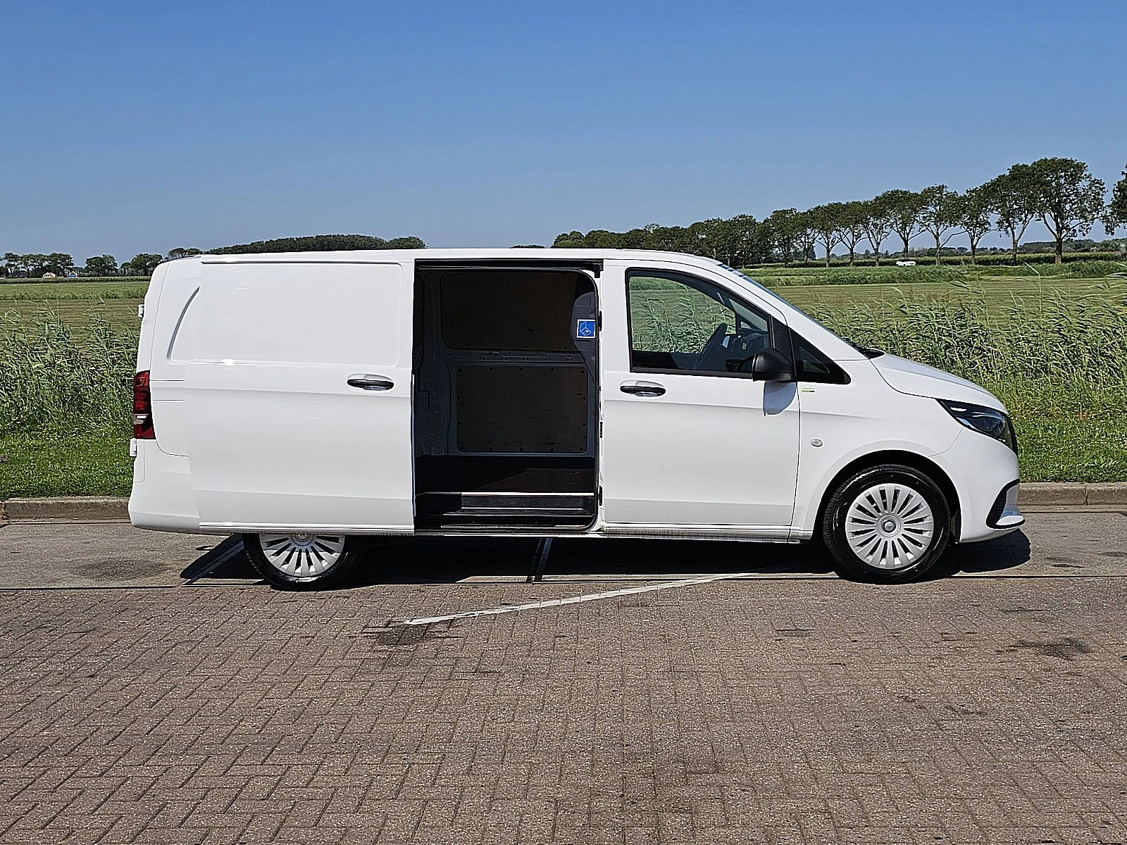 Mercedes-Benz Vito 2024 - 114 image 13