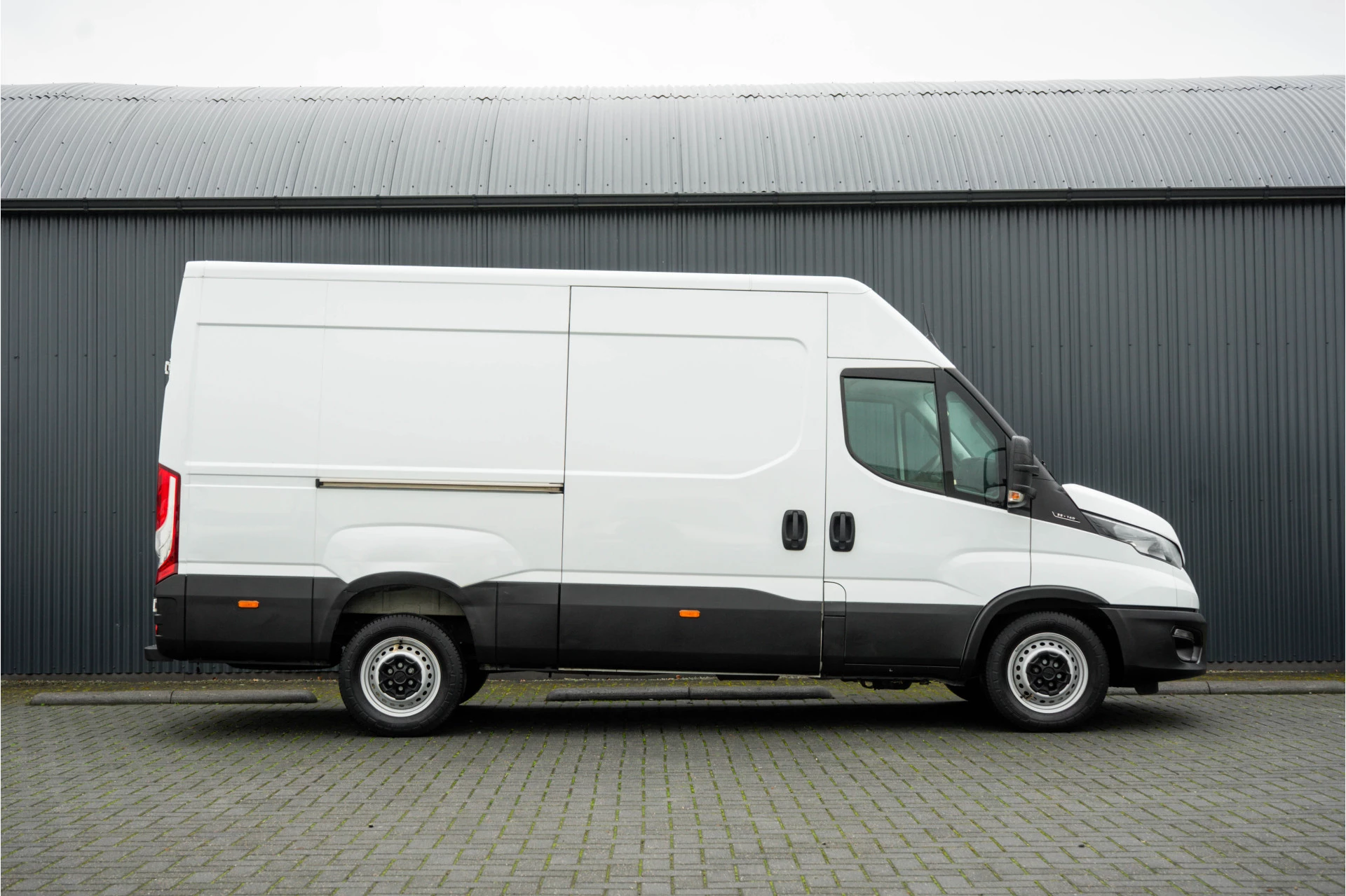Iveco Daily 2023 - **35S14V L2H2 | 140PK | 3.5T Trekgewicht | Cruise | Climate** image 6