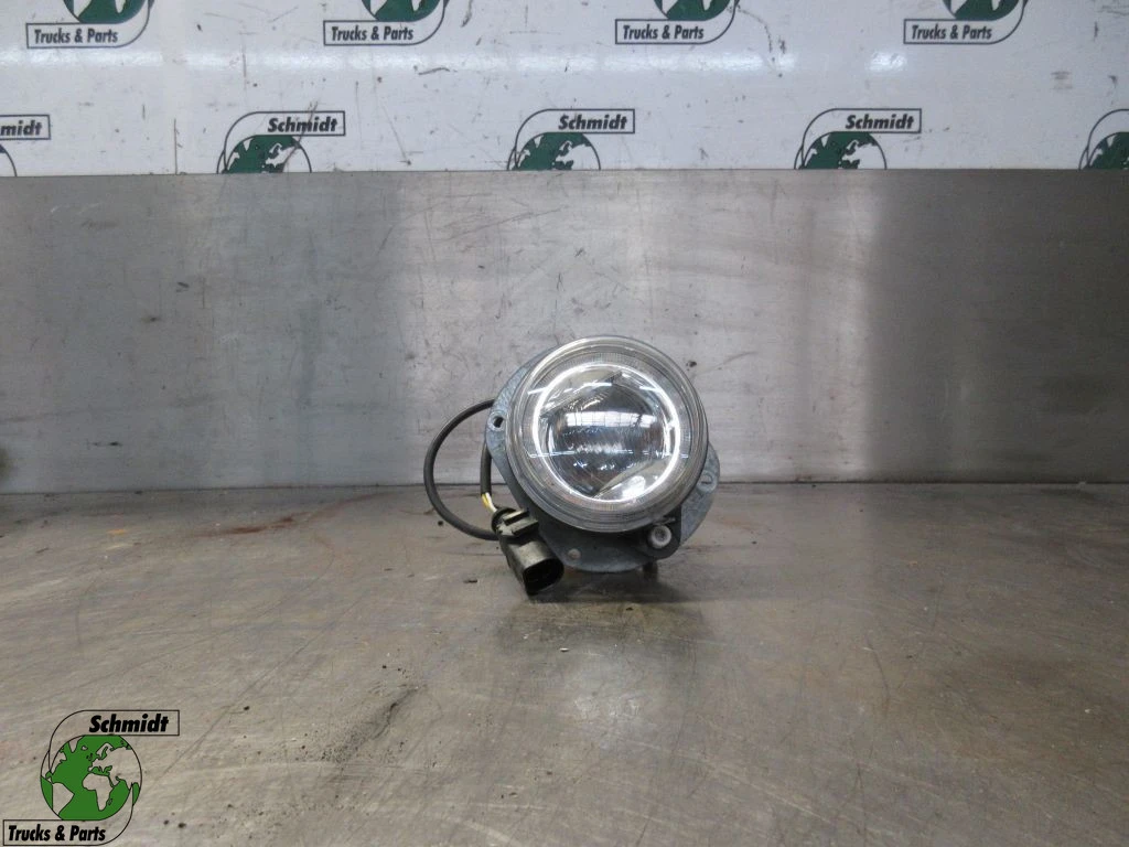 BMC - 5201A58129M//5201A58125M//1F0 011988-08 LID BMC MODEL 2022 image 1