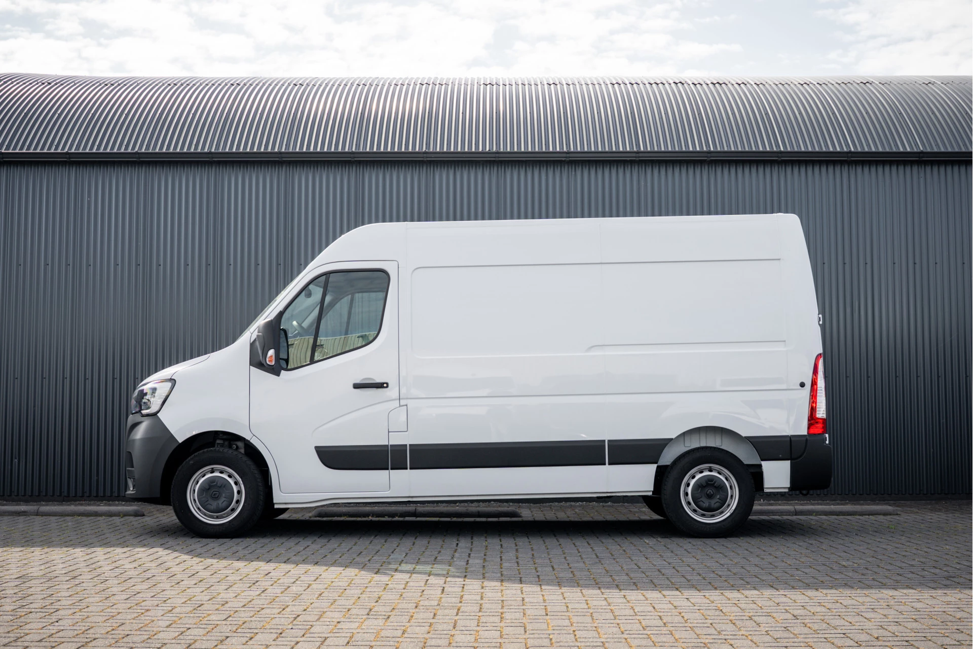 Renault Master 2022 - **Bleu DCI 135PK | L2H2 | Nieuw | Navi | 3-Zits | LED | Cruise | Airco** zdjęcie 5
