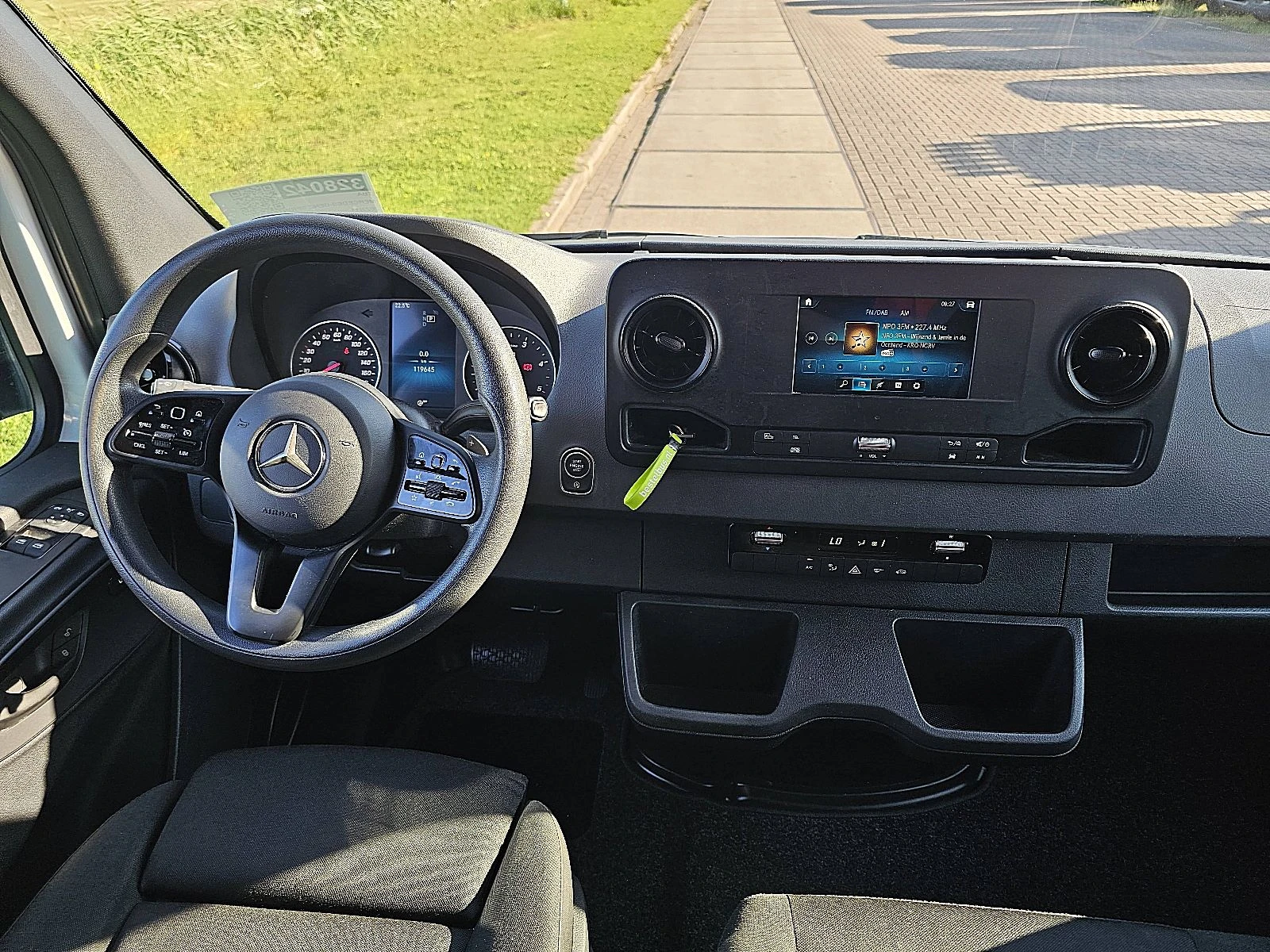 Mercedes-Benz Sprinter 2022 - 317 image 8