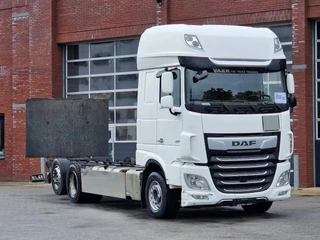 DAF XF 530 SuperSpaceCab 6x2*4 - Chassis 740 cm - Loadlift - Steering axle - Leather -