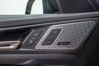 BMW iX1 2023 - xDrive30 67 kWh, Pano, Leder, Carplay, Ambient, H&K zdjecie 23
