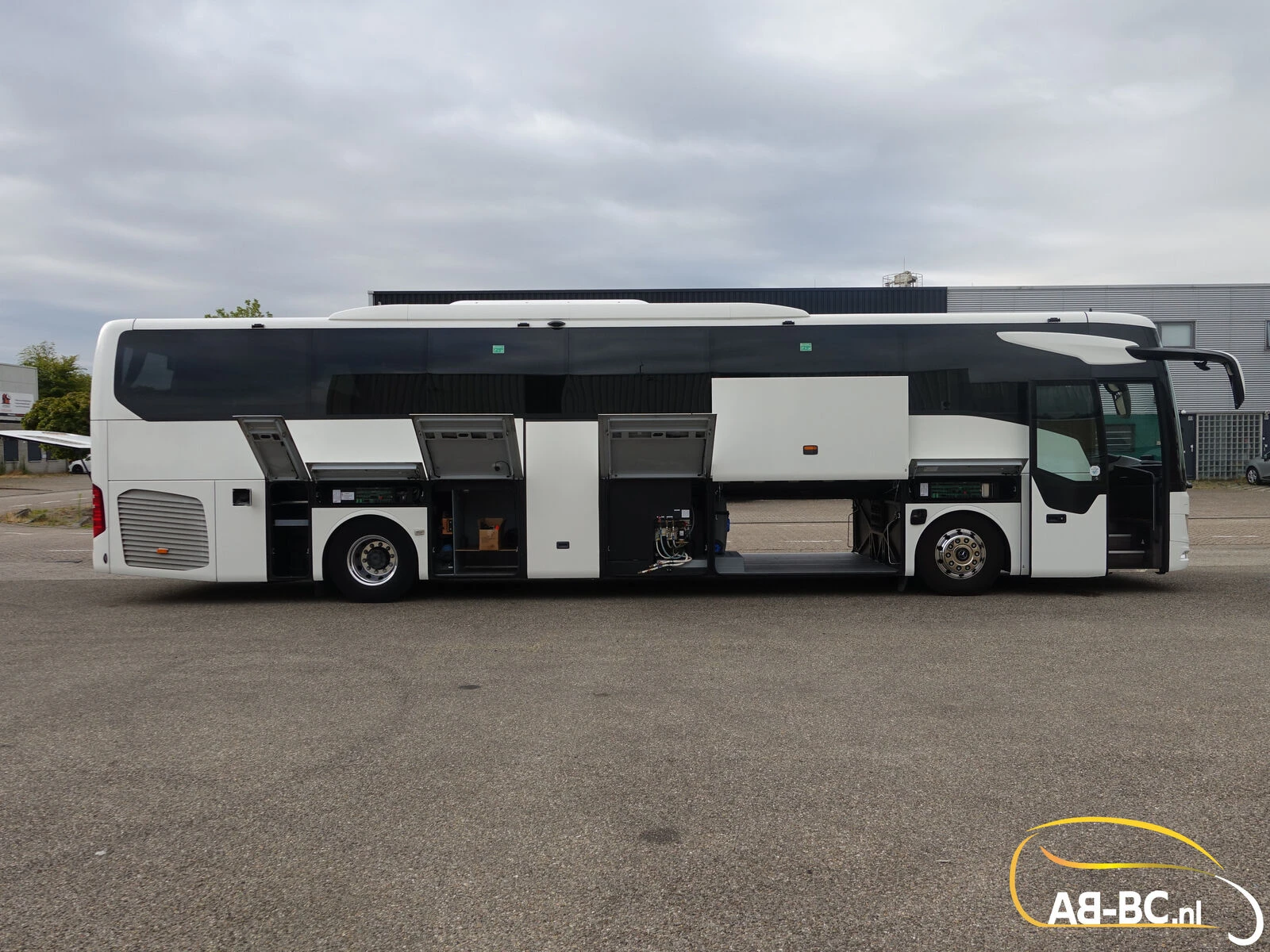 Mercedes-Benz Tourismo RHD 2023 afbeelding 6