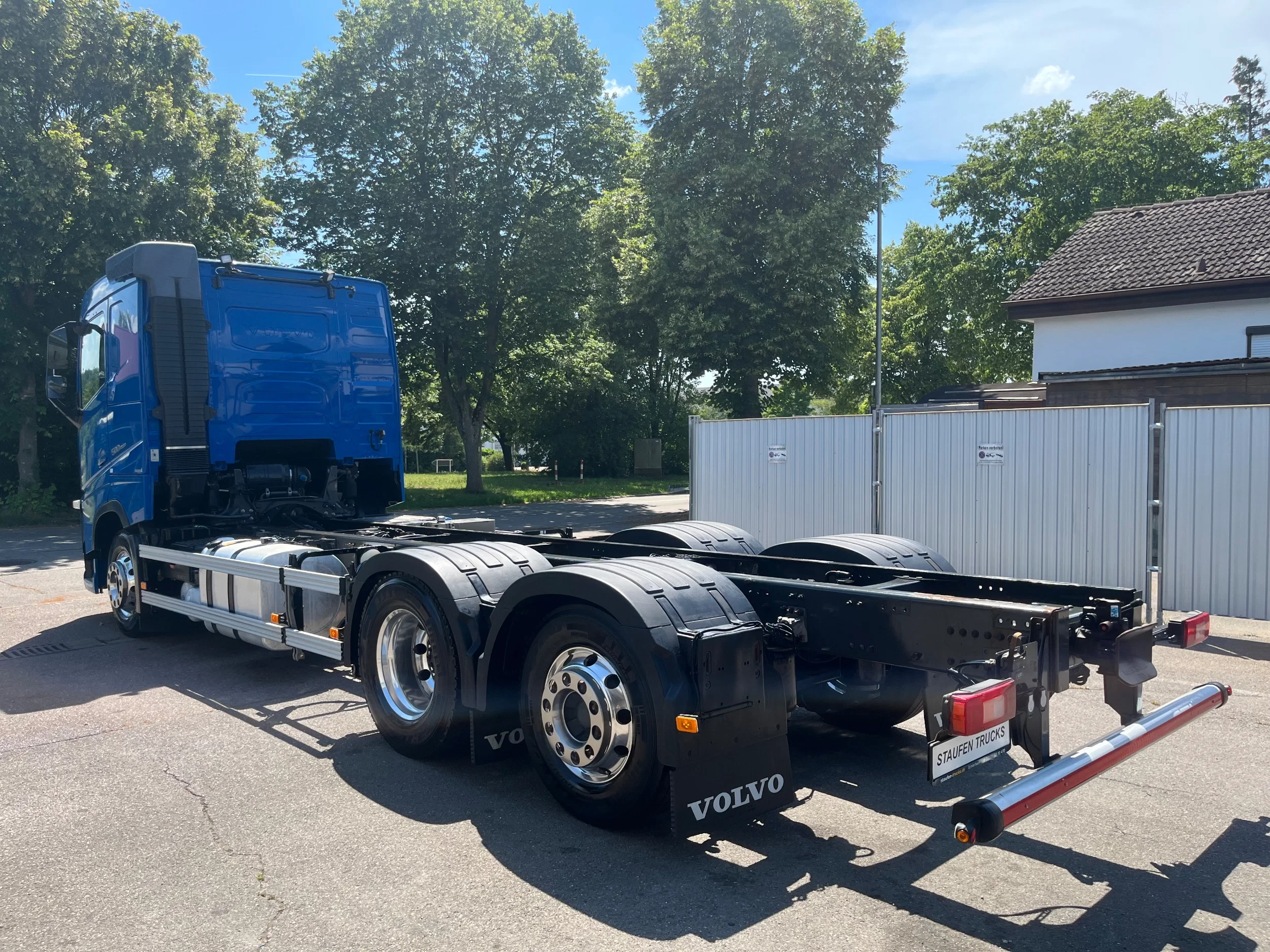 Volvo FH 2018 - 500 6x2 Chassis ADR, Hydraulik, Retarder, Lenkachse, Alcoa image 3