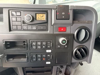 Renault T460 2017 - PROTECT SLEEPERCAB (EURO 6 / I-SHIFT / 8.000 KG. FRONT AXLE / ADR/VLG / AIRCONDITIONING / ETC.) image 10