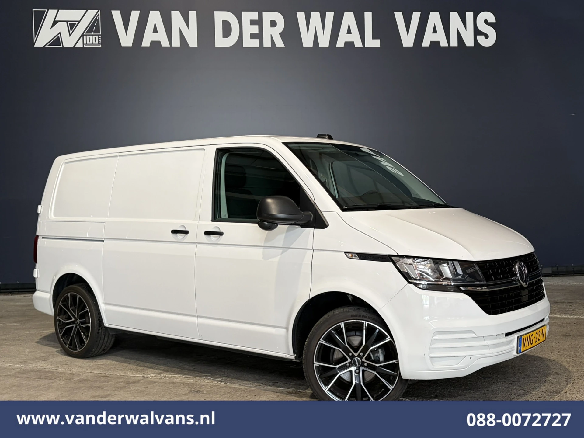 Volkswagen Transporter 2021 - 2.0 TDI L1H1 Euro6 Airco | Apple Carplay | Cruisecontrol | LM-velgen | Trekhaak | Parkeersensoren afbeelding 1