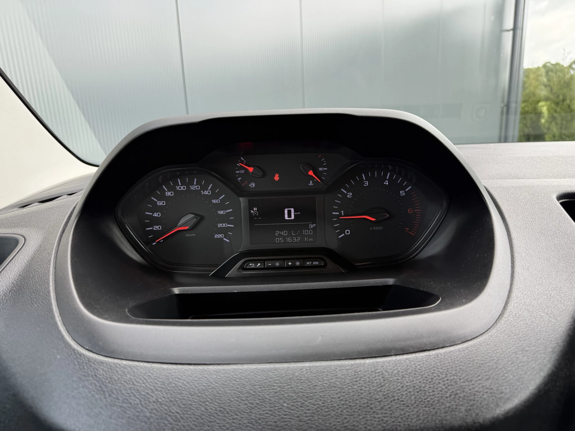 Peugeot Partner 2023 - 1.5 BlueHDi 102 PK / L1H1 / 1e EIG. / AIRCO / CRUISE / CARPLAY / SCHUIFDEUR / ZEER NETJES! zdjęcie 10
