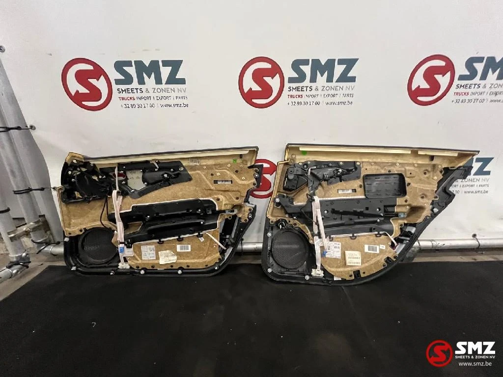 Mercedes-Benz - Occ set interieur met zetels W211 Mercedes afbeelding 11