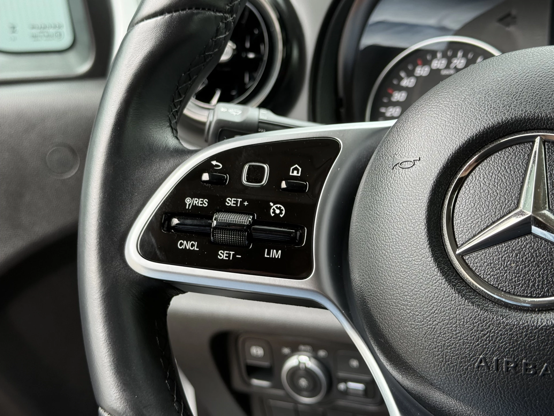Mercedes-Benz eCitan 2023 - 112 Pro L2H1 / 51 kWh / 6.716 KM / ** RIJKLAAR ** / LED HIGH PERFORMANCE KOPLAMPEN / CAMERA / ECC / TREKHAAK / STOELVERW изображение 11
