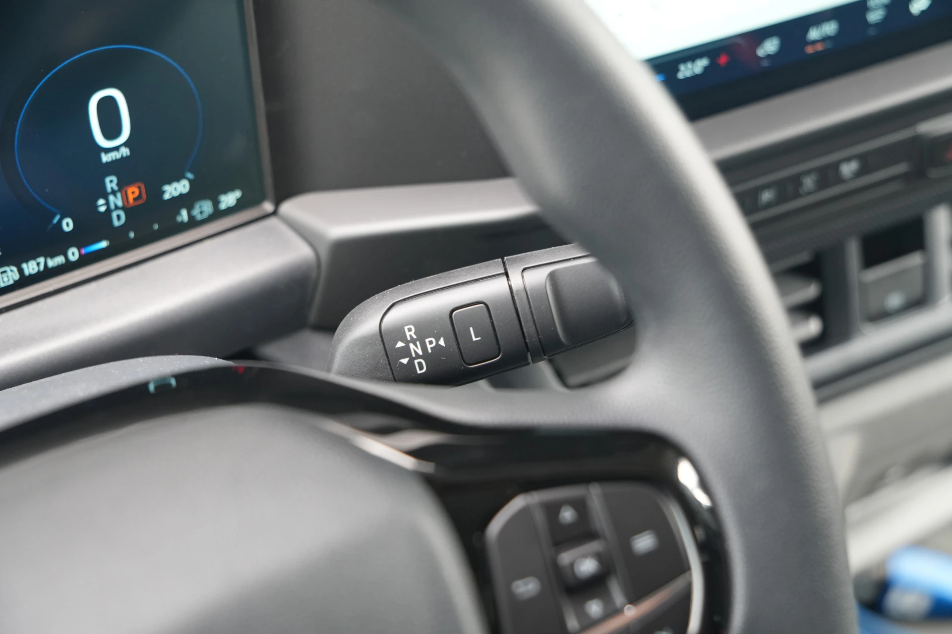 Ford Transit Custom 2026 - 340 2.5 PHEV L2H1 Kombi Trend 9 zits - Carplay - Camera - Navigatie - Airco achterin - Cuise - Rijklaar afbeelding 23