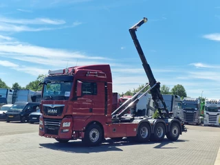 MAN TGX 2018 - 35.500 8x4*4 - Hyva Hooklift - Custom interior - Steering axle rear - Euro 6 image 33
