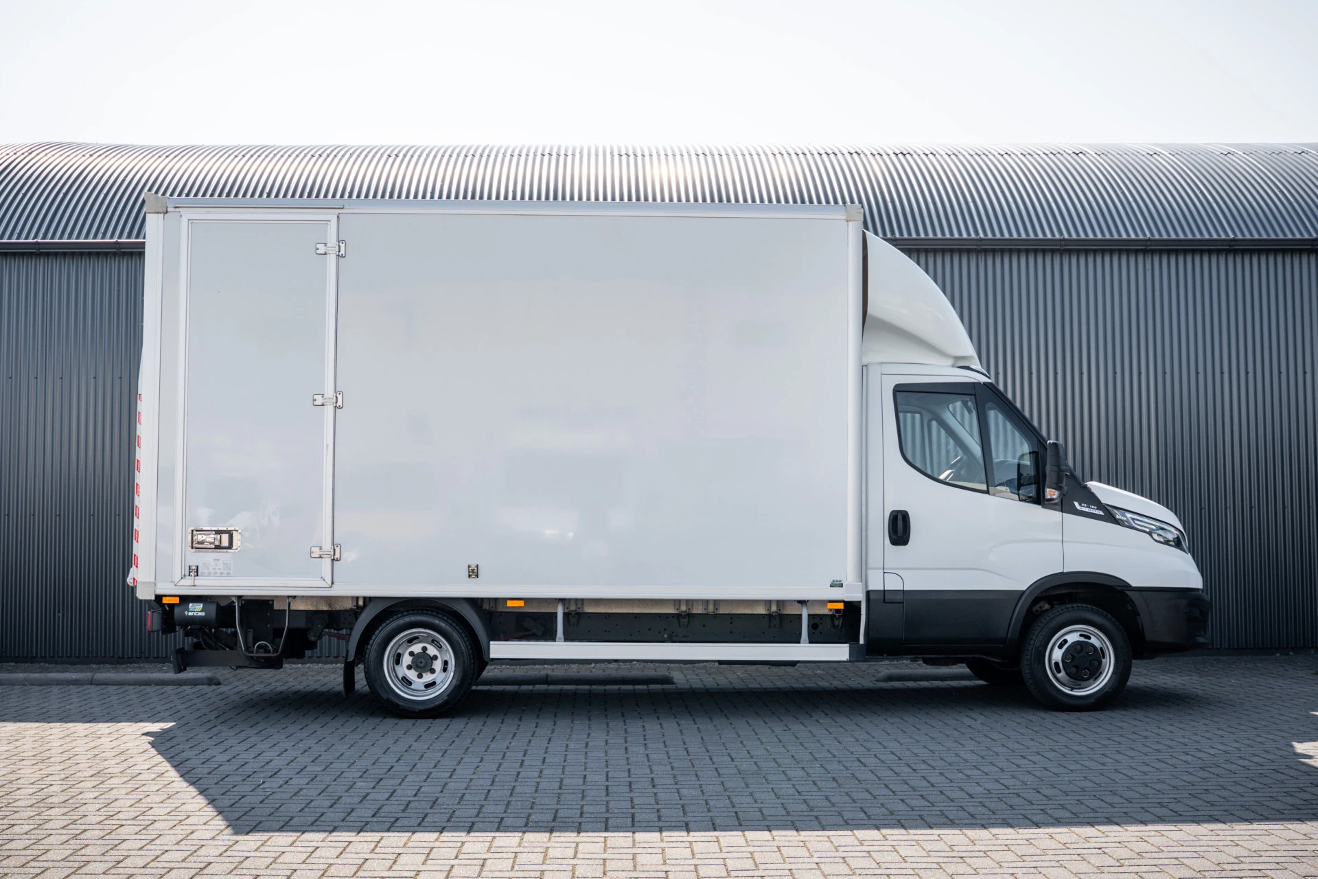 Iveco Daily 2020 - 35C18 | 3.0L | 180 PK | Bakwagen met laadklep | Zijdeur | Automaat | N1 | Cruise | Airco immagine 6