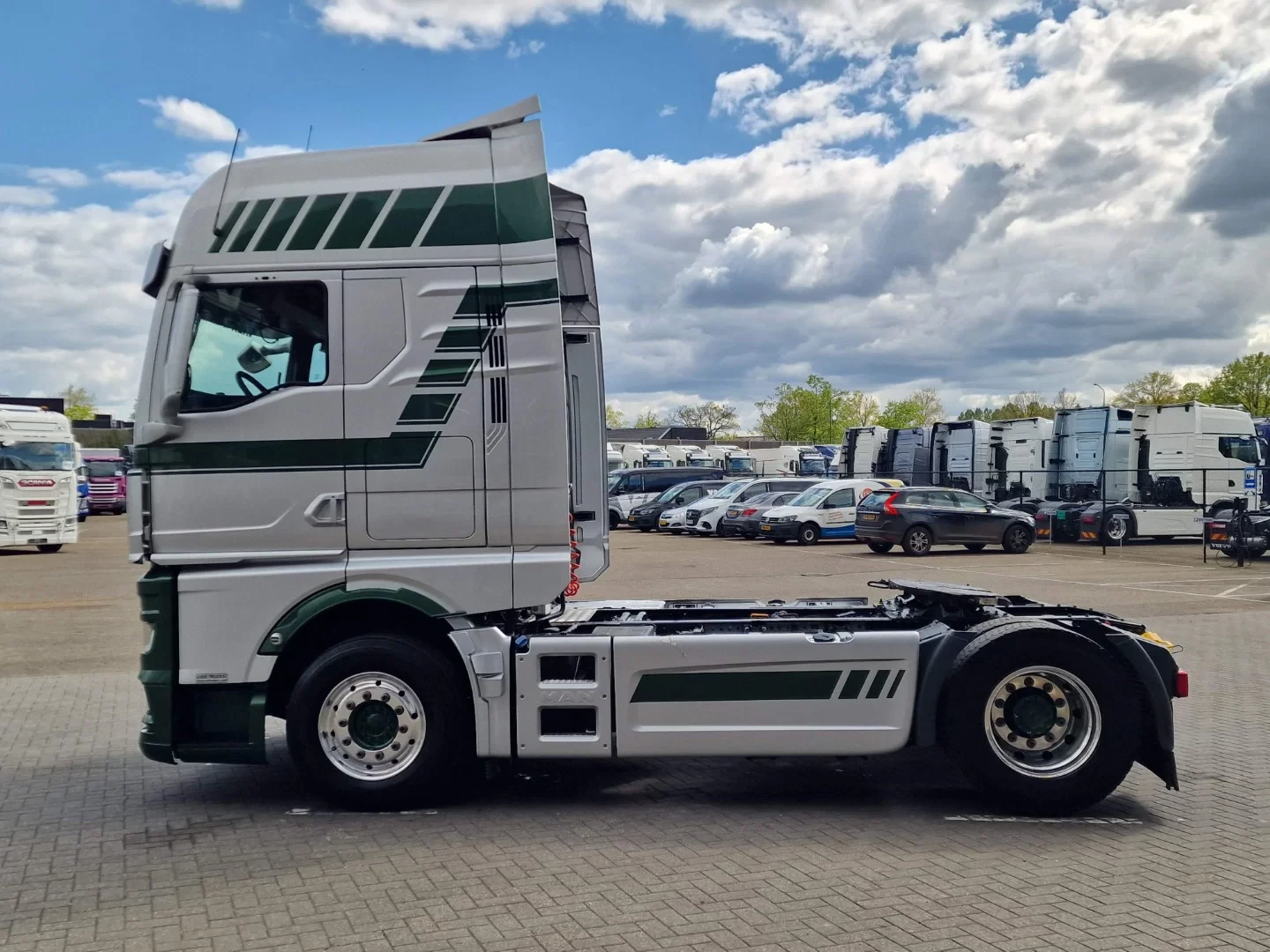 MAN TGX 2023 - 18.510 XXL 4x2 - Retarder - Night clima - Full air - Alloy - 2x tank obrázek 4