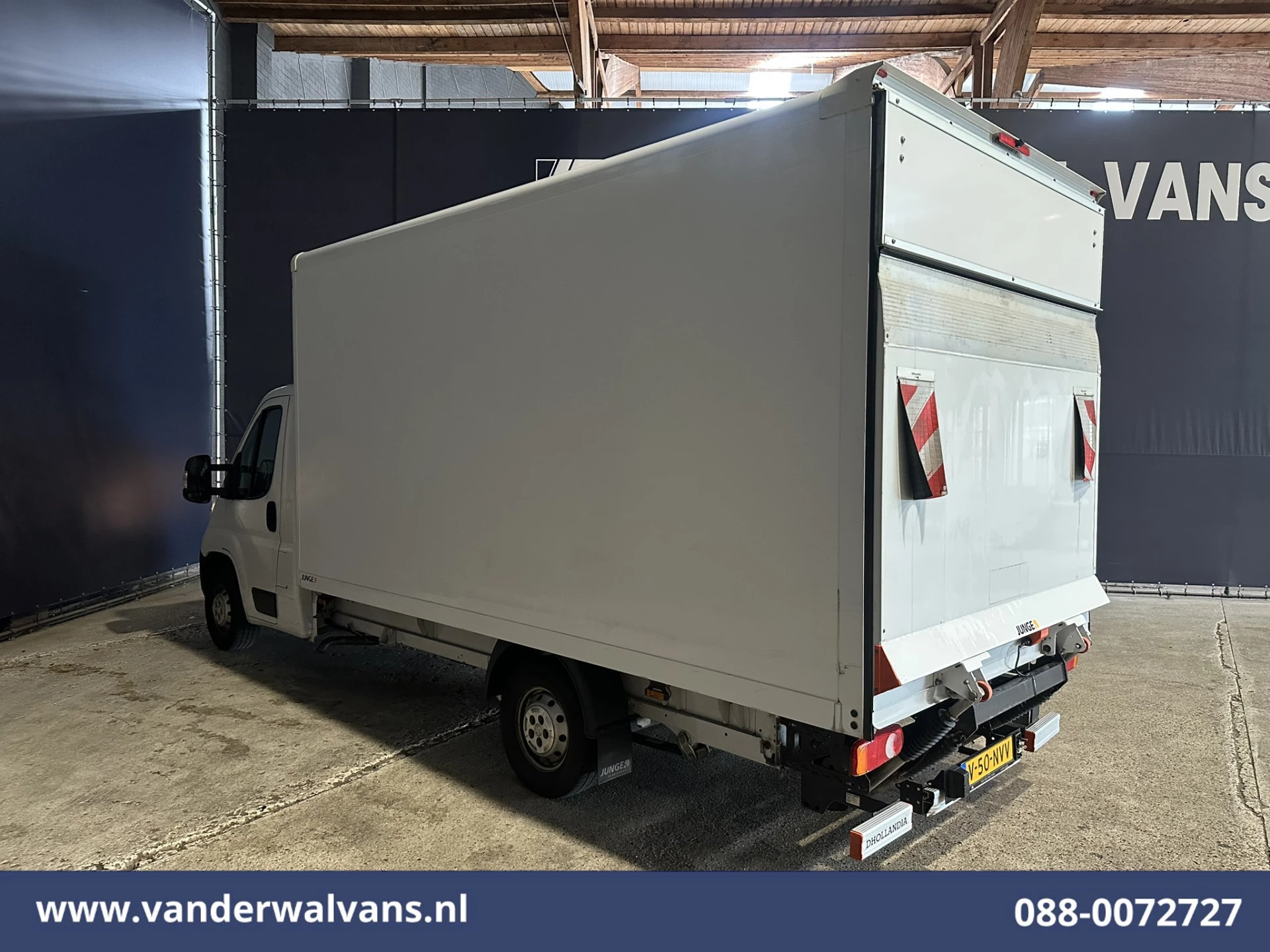 Peugeot Boxer 2022 - 2.2 BlueHDi 141pk Bakwagen 436cm Lang Laadklep Euro6 Airco | 1055kg laadvermogen | Camera image 11