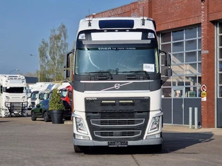 Volvo FH 2020 - 13.500 Globetrotter XL 4x2 - Low deck - I Save - I parkcool - Full air - Chassis cover afbeelding 2 miniatuur