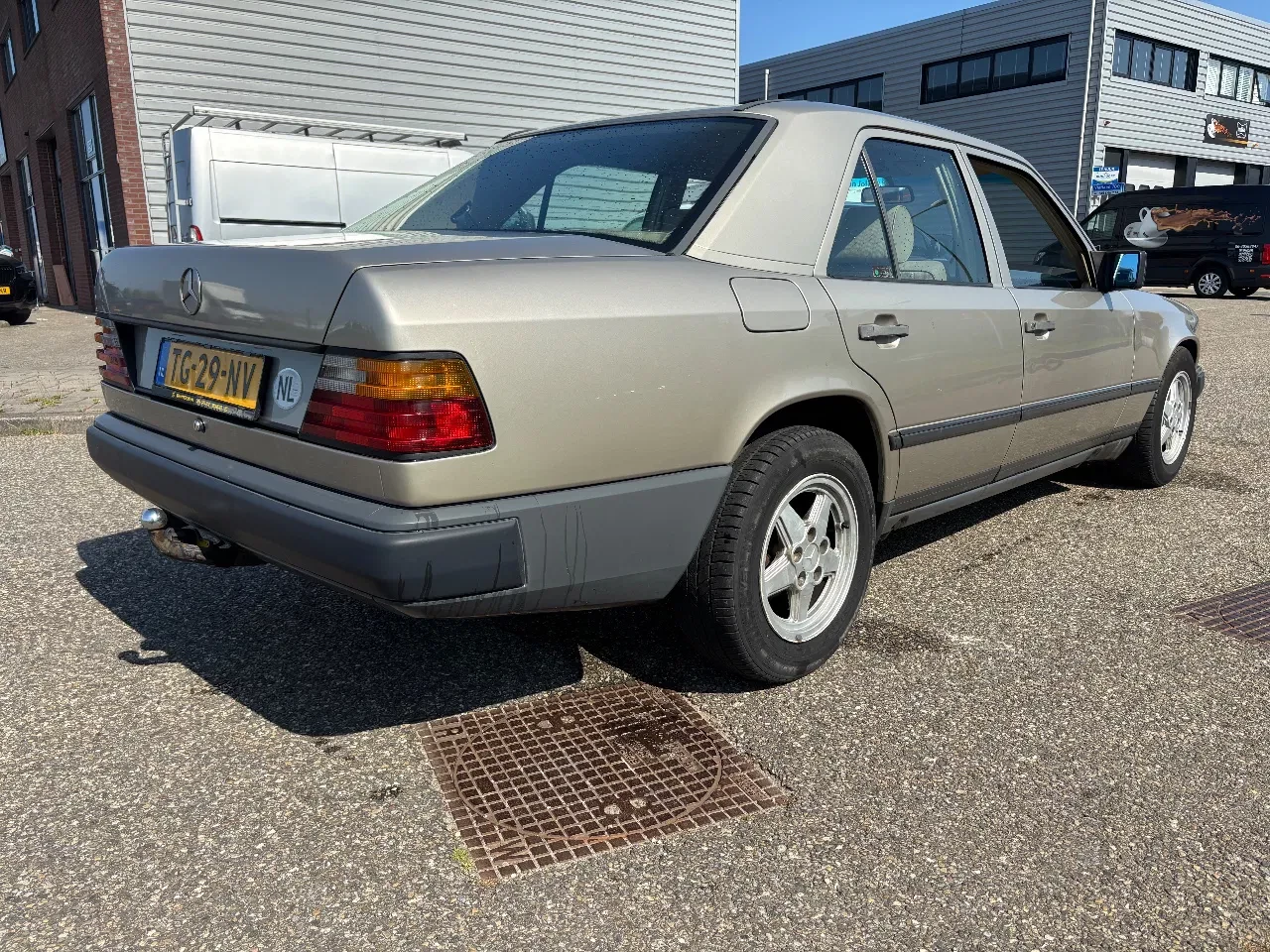 Mercedes-Benz 300 1988 - 300D W124 Automaat Airco Trekhaak Cruisecontrol MARGE image 4