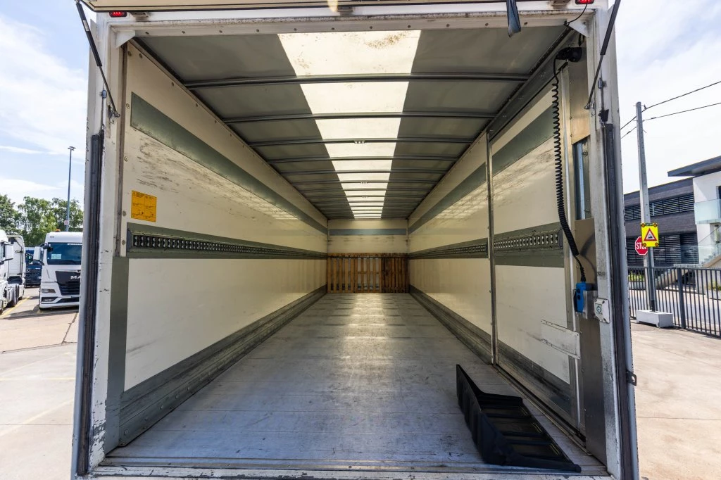 Renault 2020 - D12.240+HAYON ANTEO 1.7T. zdjęcie 7