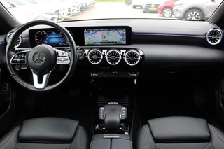 Mercedes-Benz CLA 2023 - Shooting Brake 200 AUT7 Luxury Line LEDER MEMORY DISTRONIC SFEER 18'' imagem 2
