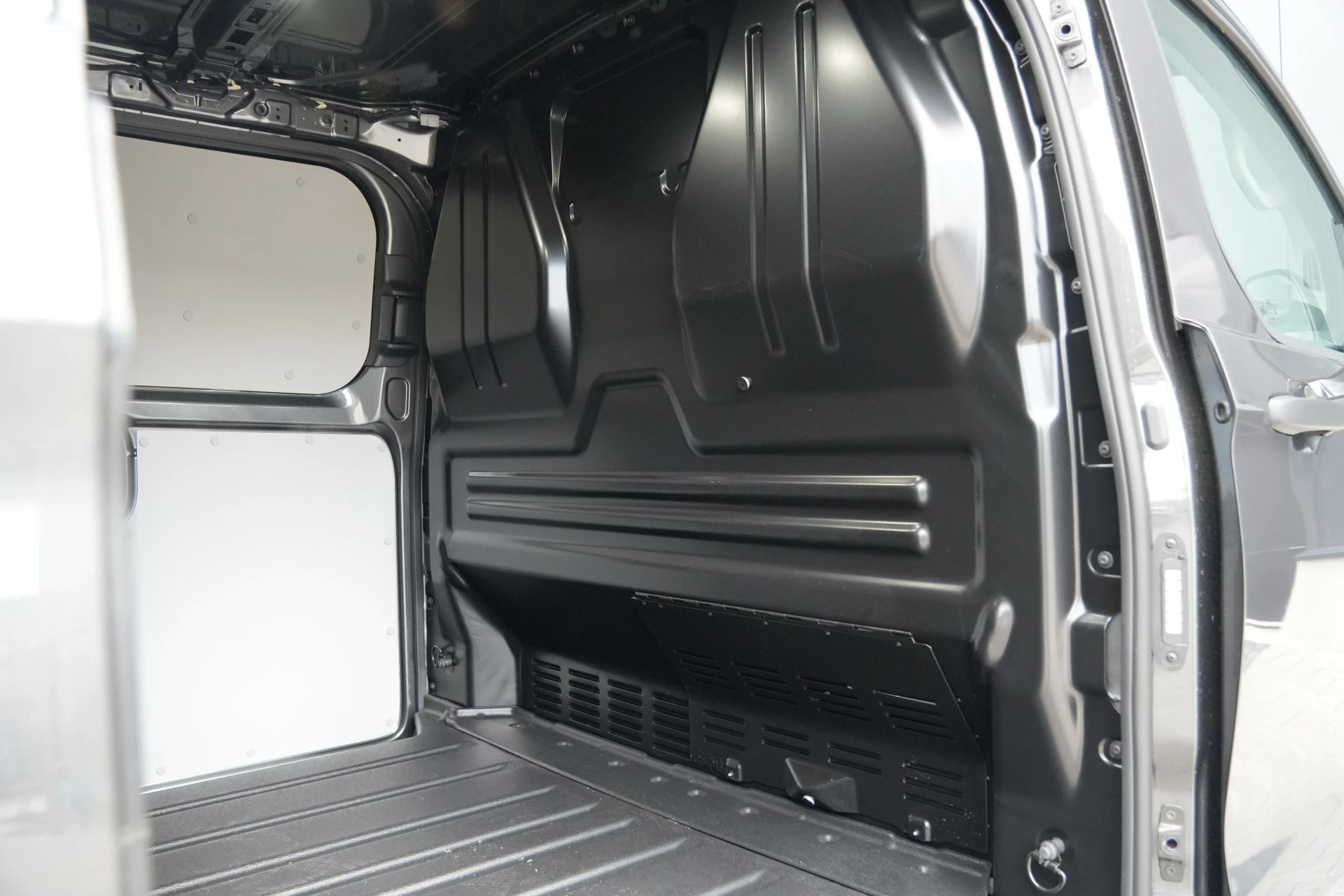 Ford Transit Custom 2025 - 320 2.0 TDCI L2H1 Trend 136pk - INCLUSIEF BPM - 2x Schuif - Achterklep - LED - Carplay - Stoelverwarming - Rijklaar Bild 14