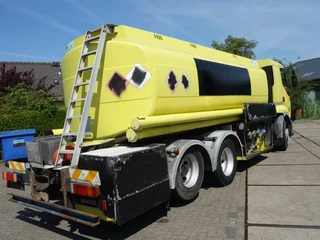 Renault Premium 420 2004 - 18,500liter tank,manual gearbox,airco image 4