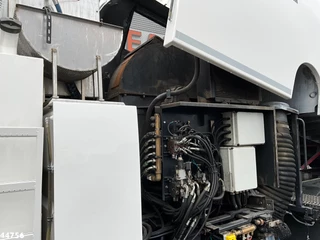 MAN TGS 2016 - 26.440 Euro 6 Beam S14000 Wegdekreiniger image 17