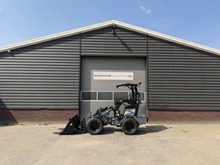 Giant G1500L X-TRA minishovel NIEUW giekvering €625 LEASE 2026 afbeelding 3 miniatuur