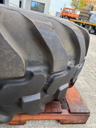 Dunlop N/A - Used 555/70R24 EM Dunlop wheel for Ahlmann wheelloader изображение 2