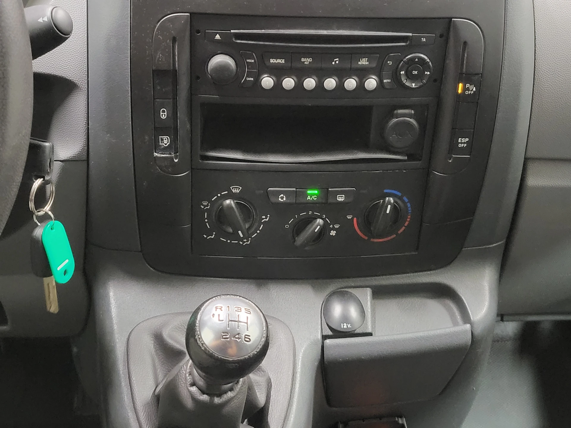 Peugeot Expert 2014 - 2.0HDI L2/H1 Trekhaak Apk tot 24-2-2027! afbeelding 12