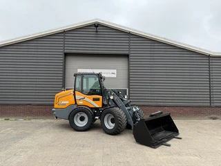 Giant G5000 shovel NIEUW uit voorraad leverbaar! 2025 afbeelding 1 miniatuur