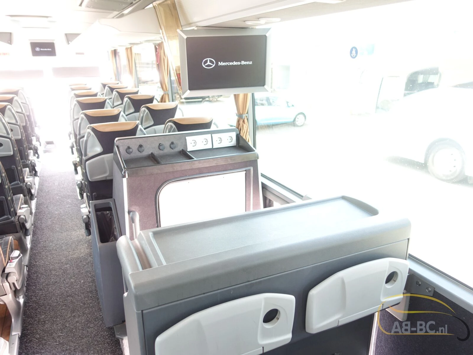 Mercedes-Benz Tourismo RHD-L, 62 Seats, Euro 6 2015 afbeelding 87