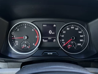 Volkswagen Crafter 2019 - 2.0 TDI 102 PK / PICK UP / 1e EIG. / TREKHAAK / AIRCO / OPEN LAADBAK / 2.500 KG AHG / 3-ZITS / APPLE CARPLAY image 13