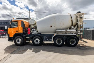 Volvo N/A 2006 - FM 12.440 +MANUAL+ LIEBHERR 9M3 afbeelding 2