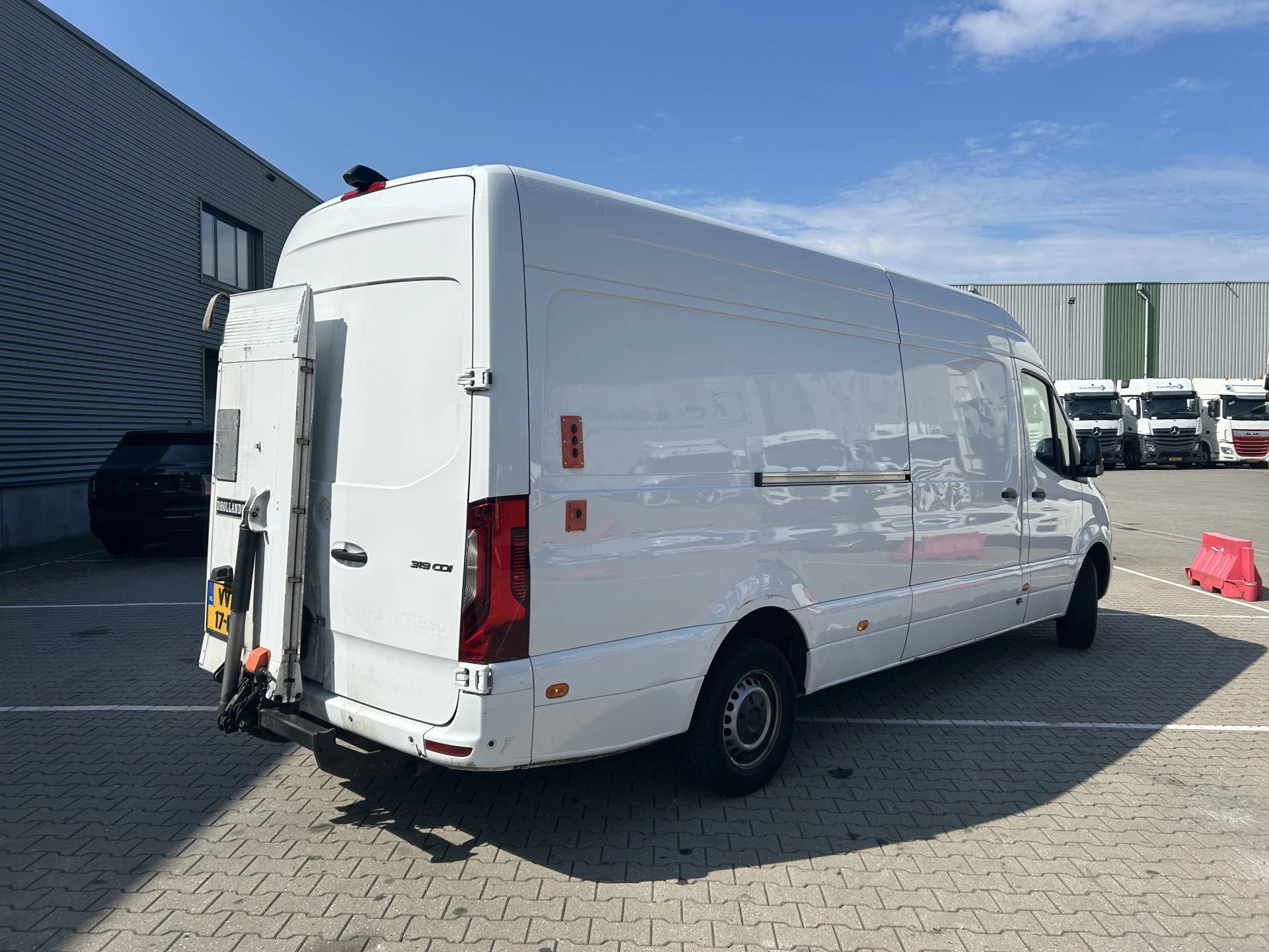 Mercedes-Benz Sprinter 2023 - 319 1.9 CDI Bild 2