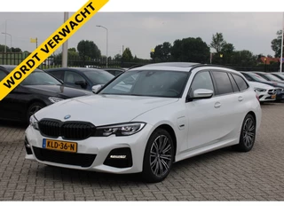 BMW 3 Series 2022 - Touring 330e High Executive M-SPORT SHADOW PANORAMADAK MEMORY 360-CAMERA KEY-LESS CARPLAY TREKHAAK image 1