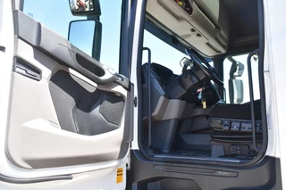 Scania R 2023 - R500 NGS SUPER 4x2 - NEW TACHO - RETARDER - 302 TKM - PARK. AIRCO - ACC - NAVI - 2 x FUEL TANKS - LED LIGHTS - zdjecie 4