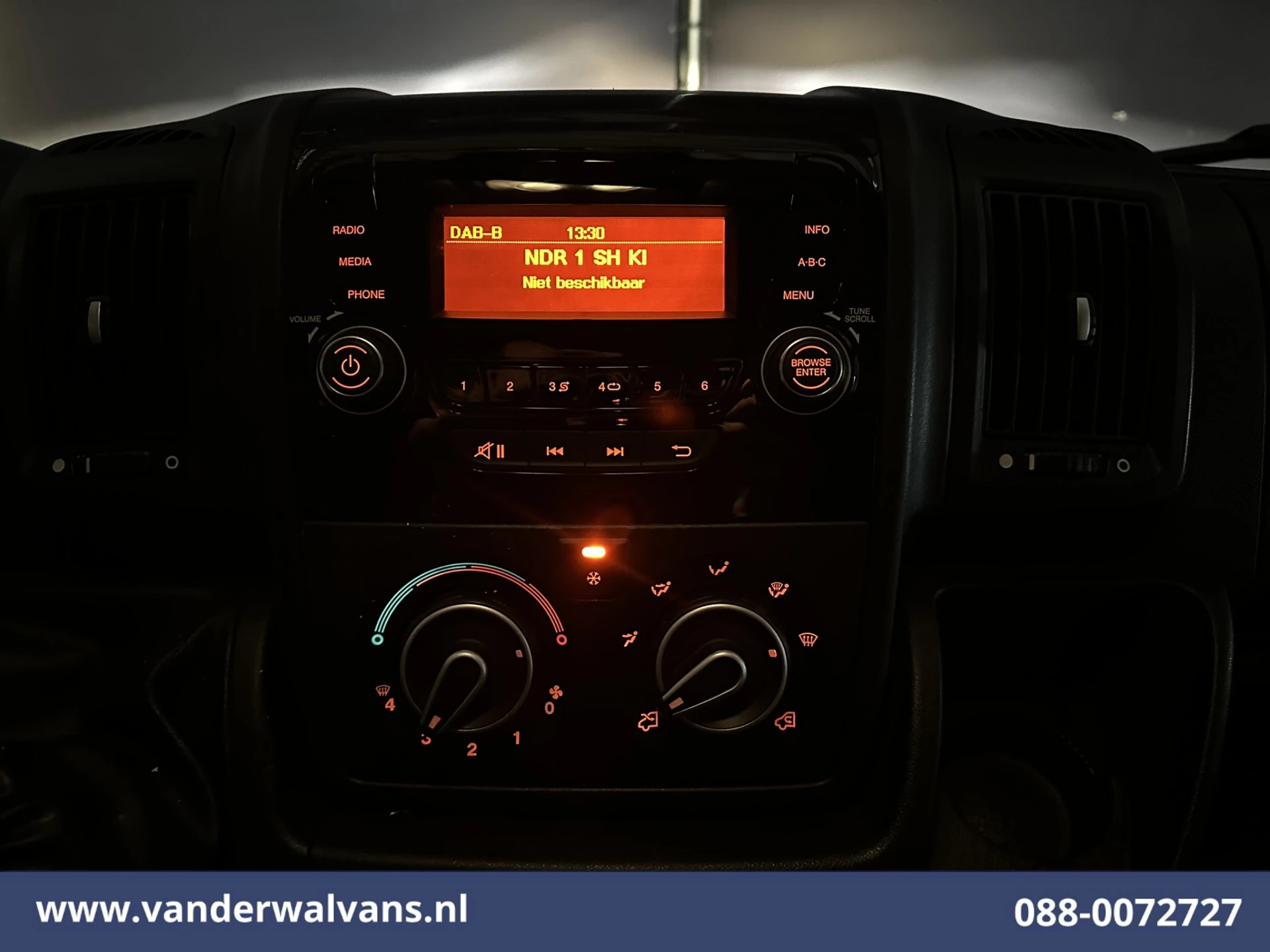 Citroën Jumper 2022 - 2.2 BlueHDi 141pk Bakwagen 436cm Lang Laadklep Euro6 Airco | 1115kg laadvermogen | Cruisecontrol Bild 16