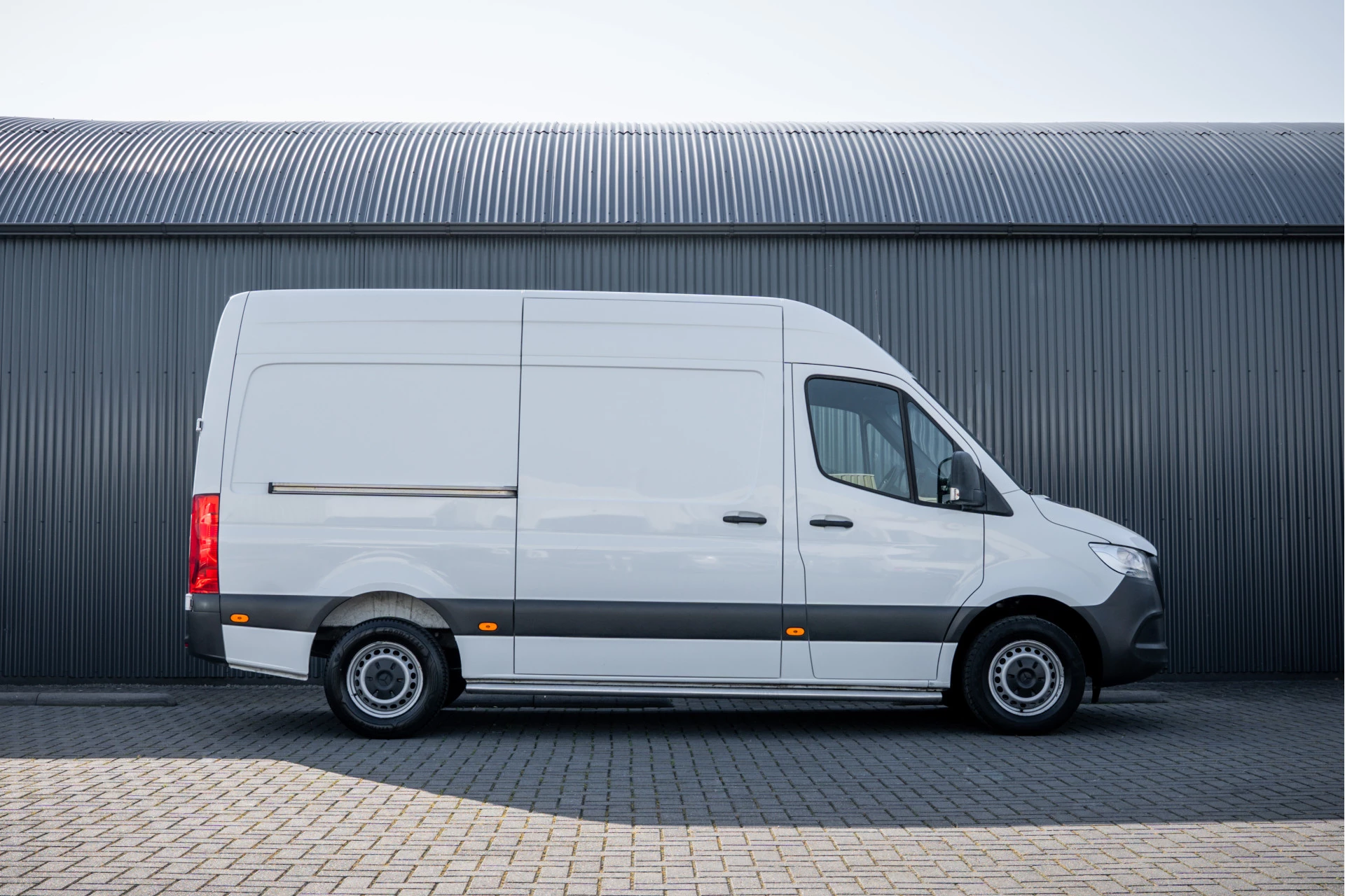 Mercedes-Benz Sprinter 2020 - 311 CDI RWD L2H2 | Volledig Ingericht | Mbux | Camera | Carplay | Climatronic Bild 6
