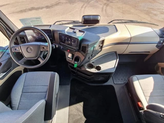 Mercedes-Benz Actros 2025 - 2548 6x2/4 Procabin GigaSpace - NEW - Night clima - PTO - ACC - Sliding 5th wheel image 17