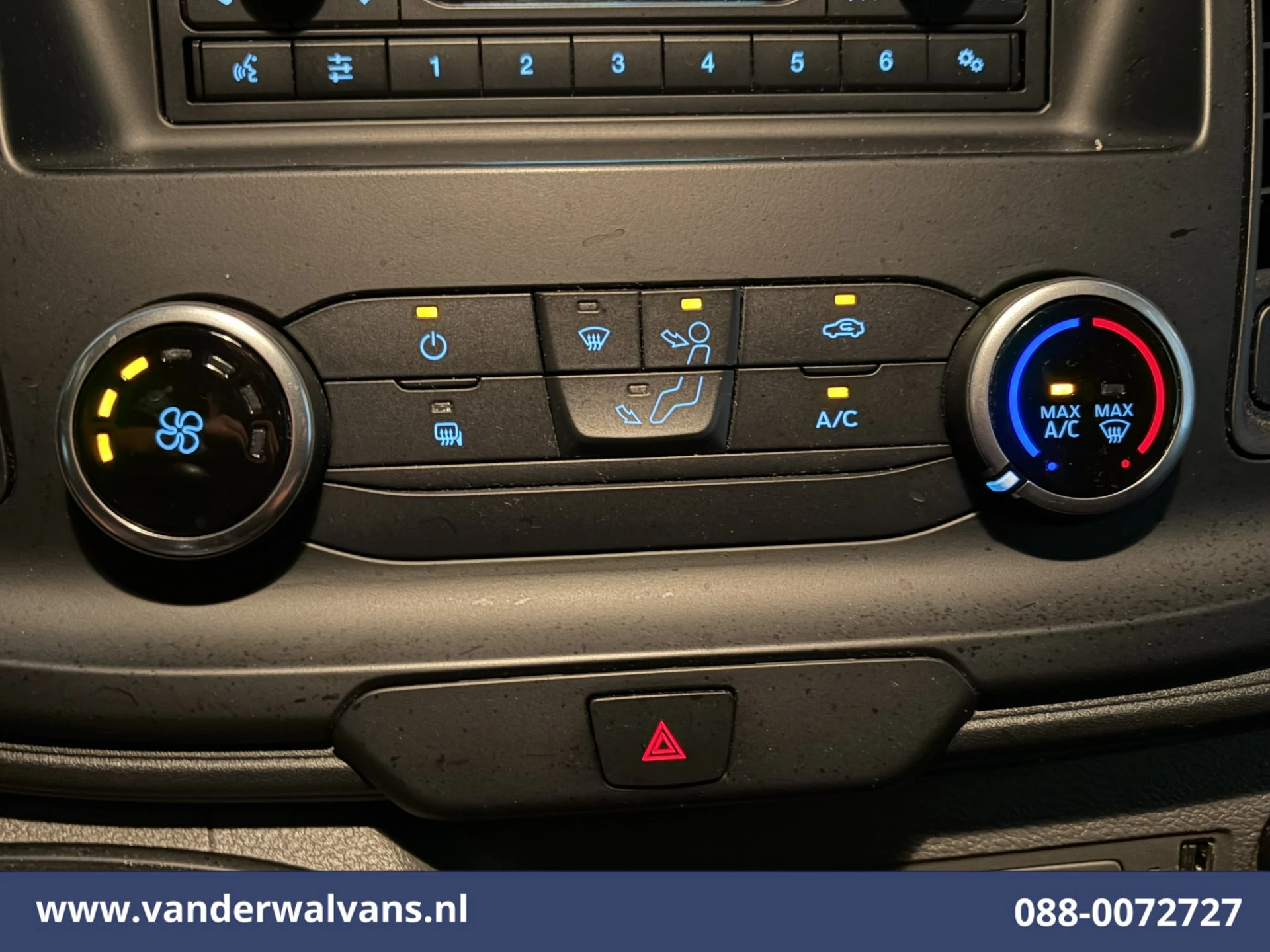 Ford Transit 2023 - 2.0 TDCI 130pk Bakwagen 232cm Hoog Laadklep Zijdeur Euro6 Airco | Lat om Lat betimmering obrázek 4
