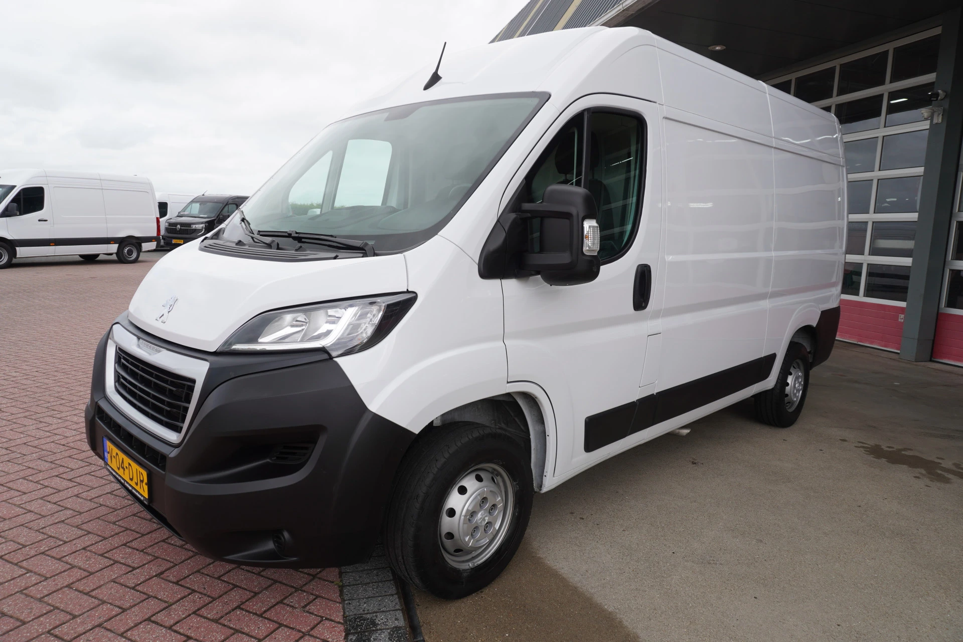 Peugeot Boxer 2023 - 2.2 BlueHDi 140PK L2H2 3.3t afbeelding 9