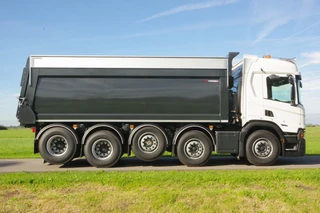 Scania 2025 - 10x4 46-tons Quadro met Vossebelt kipper afbeelding 3 miniatuur