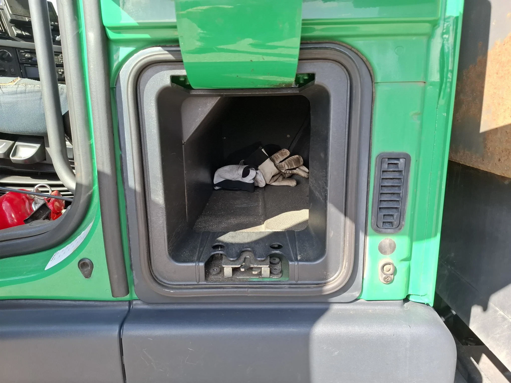 Volvo FM 11.370 2012 - / HMF 1420 REMOTED CRANE / LIFT+LENKACHSE / AIRCO / FRIDGE / AUTOMATIC / EURO-5 / 2012 изображение 38
