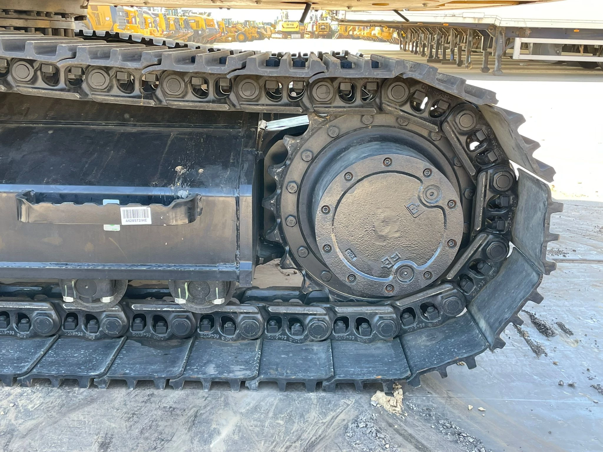 Caterpillar 323D3 2025 Bild 13