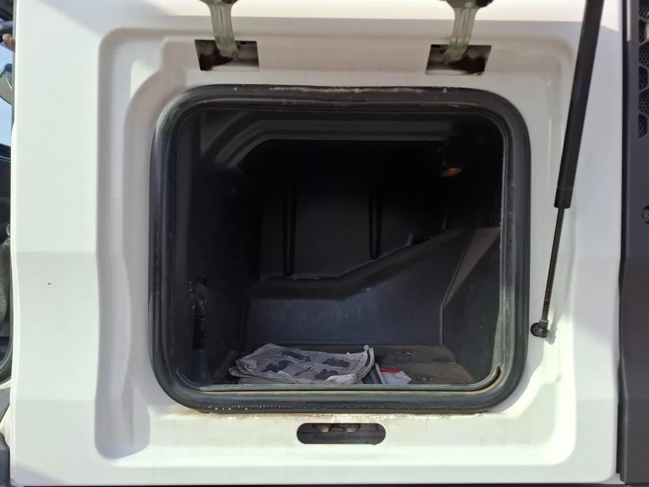 MAN TGS 2011 - 35.360 / WICOM SEWAGE SUCTION 200 BAR / 8X4 / !! 236672 KM !! / 2XLENKACHSE / FRIDGE / MANUAL / EURO-5 / 2011 imagen 43
