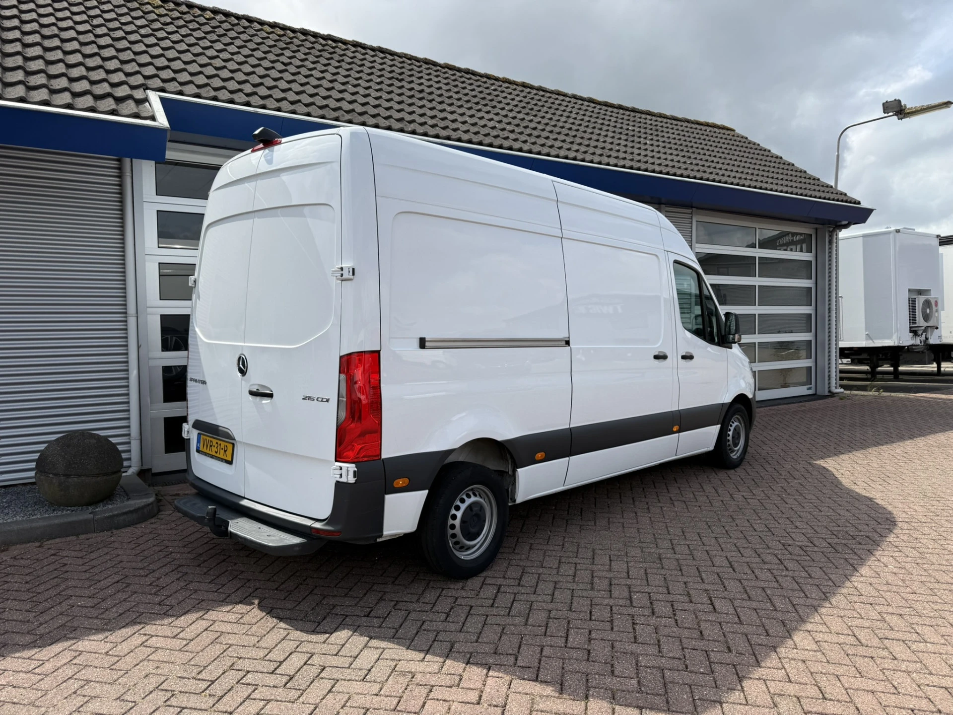 Mercedes-Benz Sprinter 2023 - 215 1.9 CDI L2H2 FWD afbeelding 3