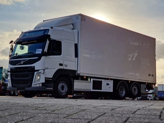 Volvo FM 2016 - 13.460 Globetrotter 6x2*4 - Frigo Carrier Supra 1150 U MT - Zepro loadlift - Steering axle bild 3